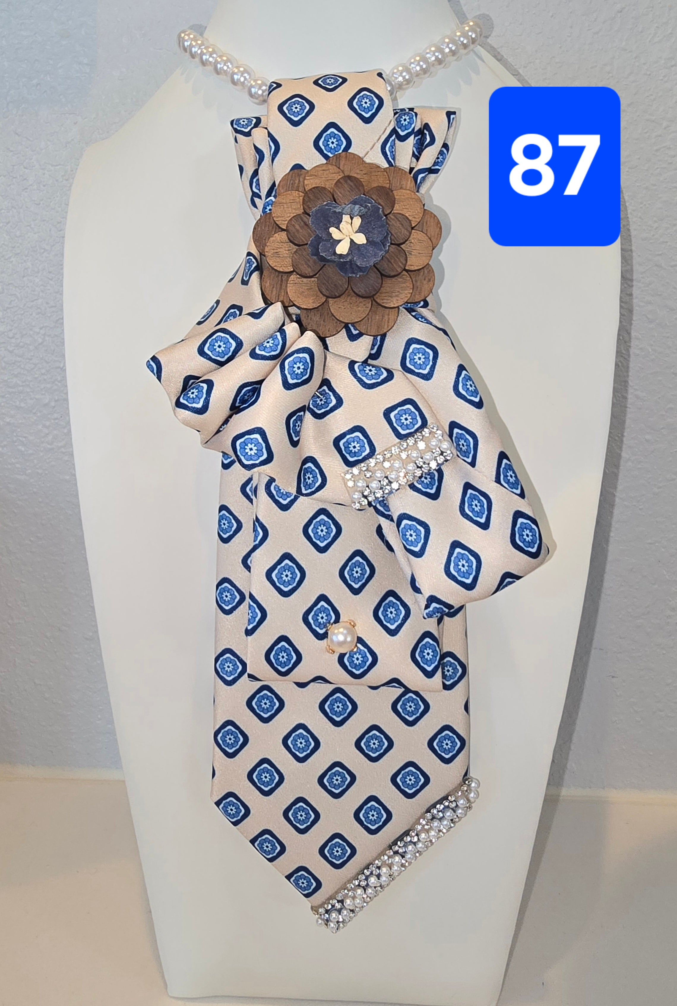 Cream Geometric Bloom Tie